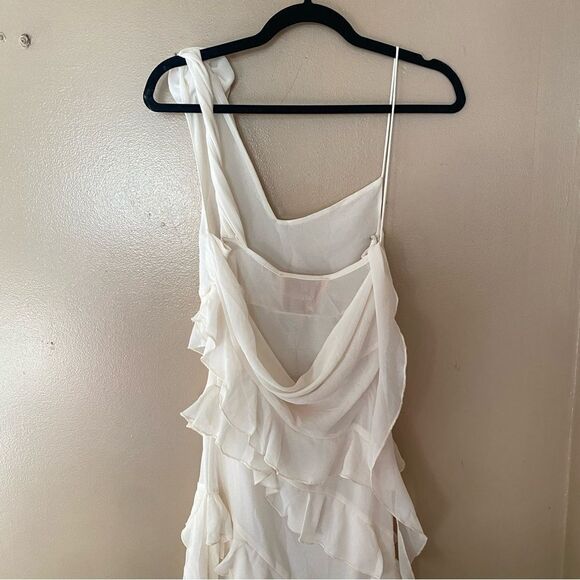 Bubishluxe Willow Ruffle Rosette Dress in White mini midi jellyfish hem Revolve - Picture 14 of 16